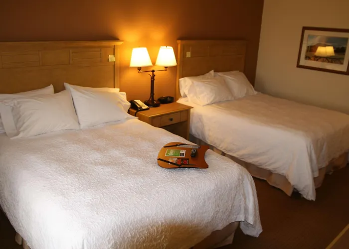 Hampton & Hotel