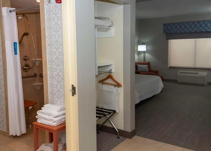 Hotel Hampton & Riverton