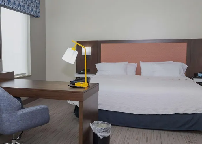 Hampton & Hotel 3*