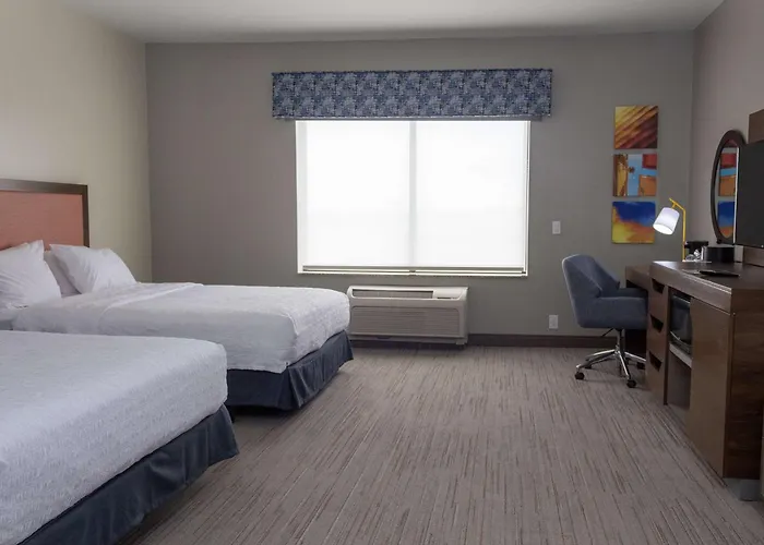 Hampton & Hotel