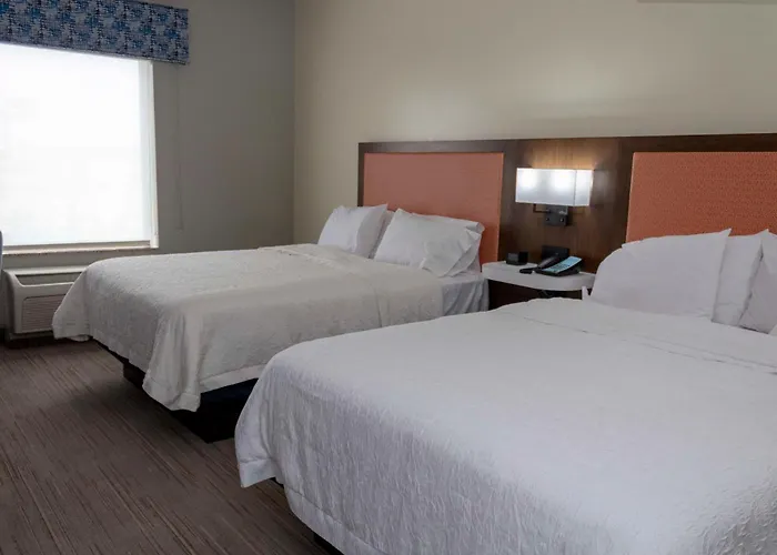 Hotel Hampton & 3*