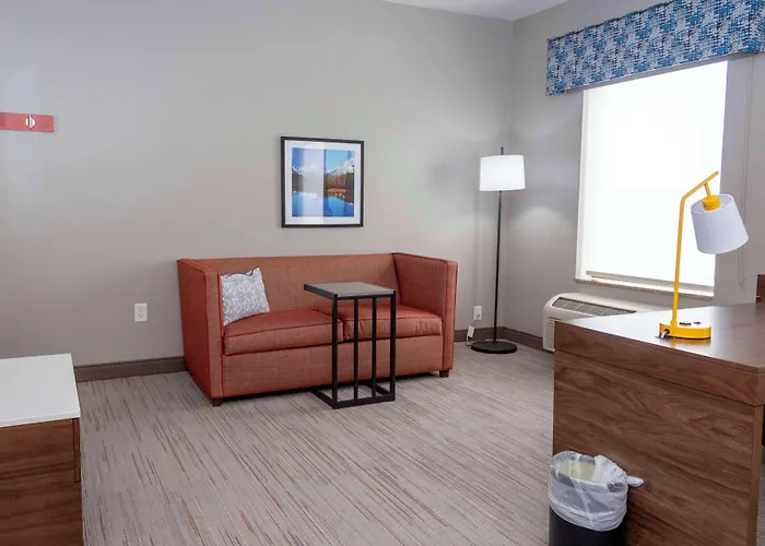 Hotel Hampton & 3*